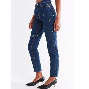 Urban Outfitters BDG Mom High Rise Slim Jeans Floral Embroidered 28